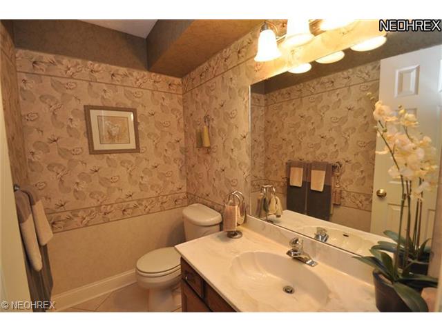 36845 Valley Forge Dr, Solon, OH 44139 photo 12