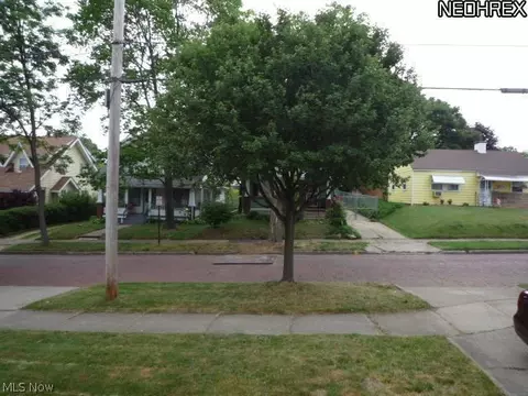 988 Oakland Ave, Akron, OH 44310 photo 6