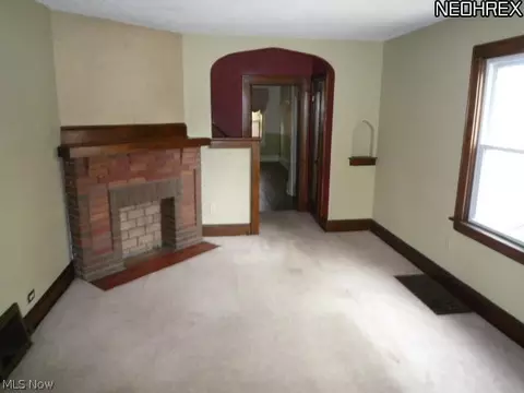 988 Oakland Ave, Akron, OH 44310 photo 7