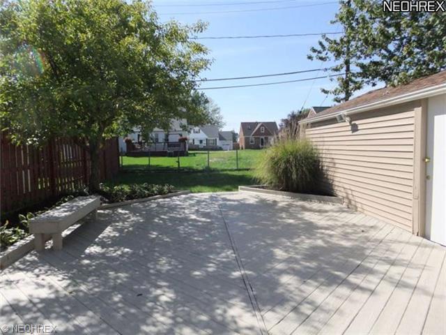 866 E 218th St, Euclid, OH 44123 photo 9