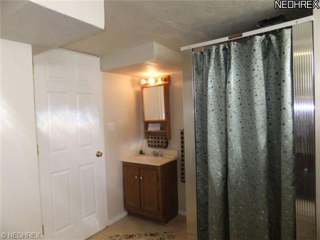 866 E 218th St, Euclid, OH 44123 photo 25