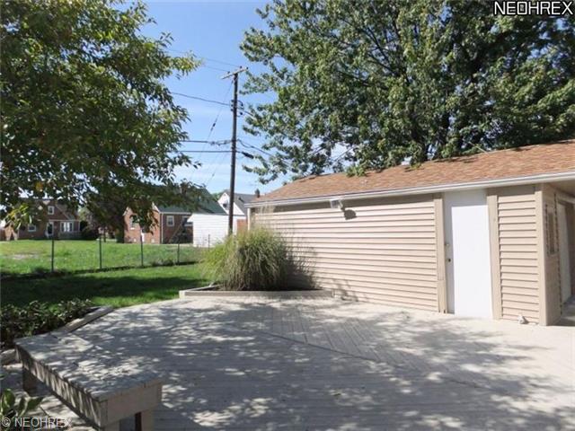 866 E 218th St, Euclid, OH 44123 photo 8