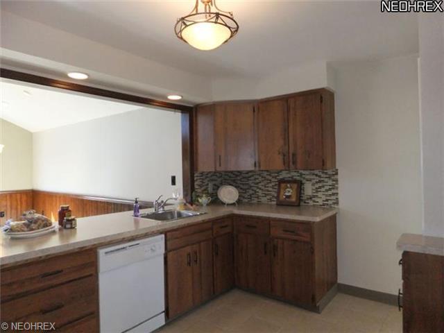 866 E 218th St, Euclid, OH 44123 photo 16