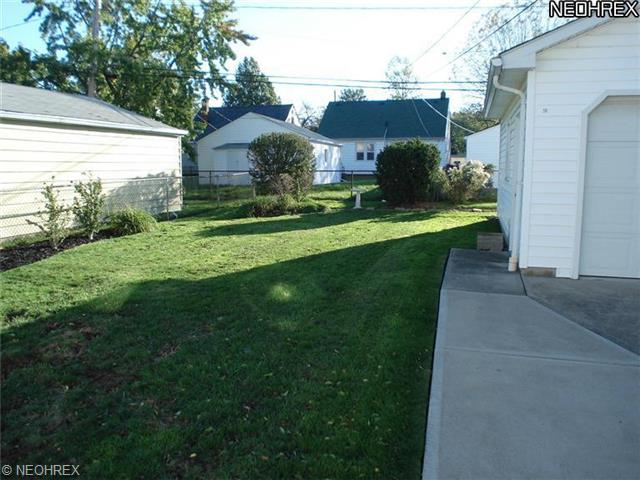 655 E 240 St, Euclid, OH 44123 photo 14