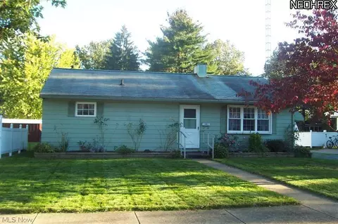 112 W 20th St, Dover, OH 44622 photo 9