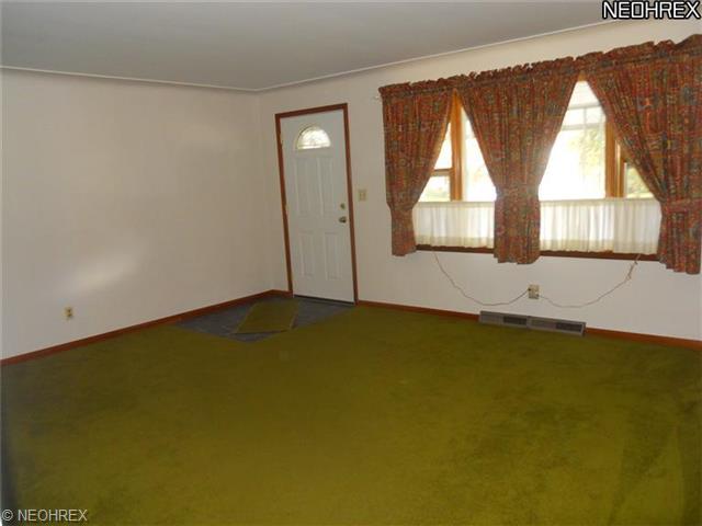 916 Edenridge Dr, Youngstown, OH 44512 photo 8