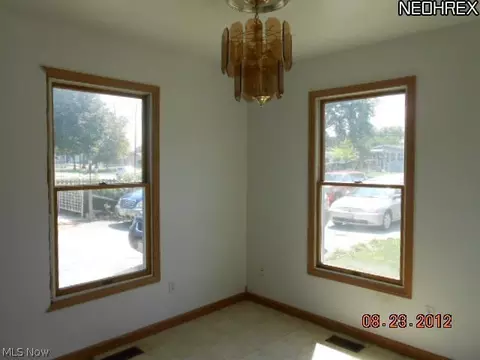 1535 E 31st St, Lorain, OH 44055 photo 3