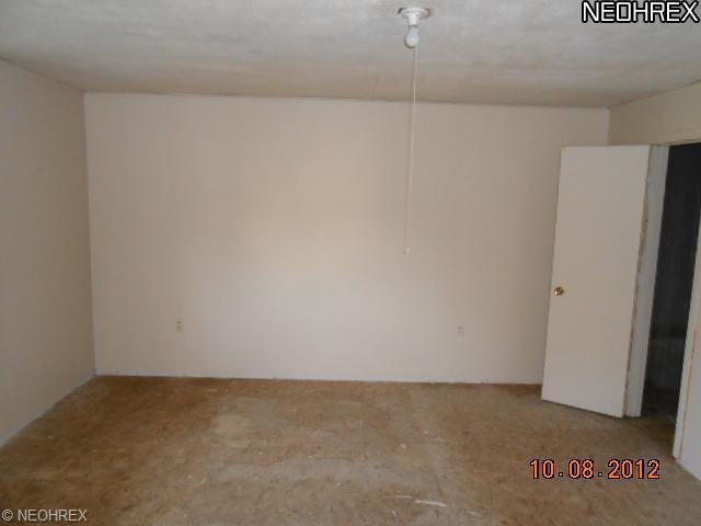 10566 Dewhurst Rd, Elyria, OH 44035 photo 7