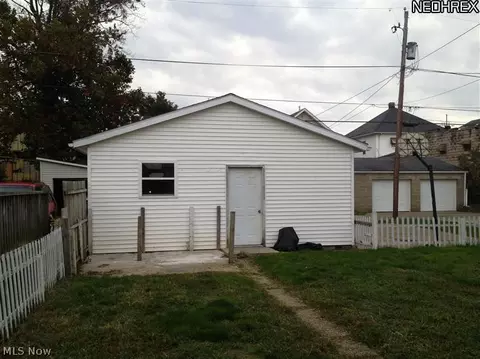 310 Hamilton Ave, Coshocton, OH 43812 photo 12