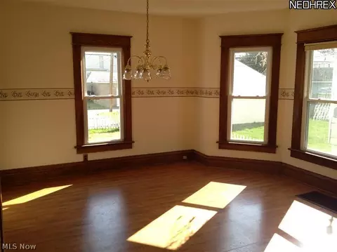 310 Hamilton Ave, Coshocton, OH 43812 photo 4