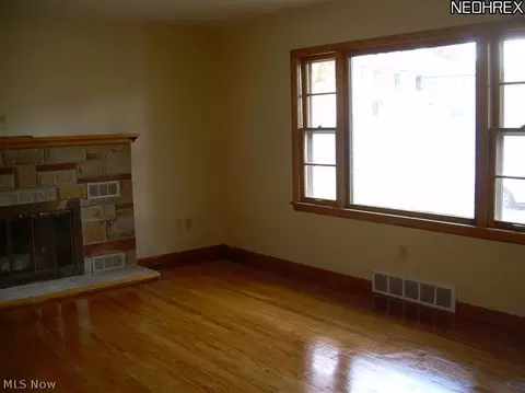 1854 Eldridge Ave, Akron, OH 44301 photo 2