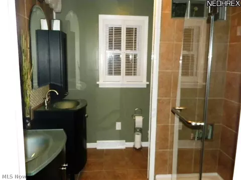 938 E 3rd St, Dover, OH 44622 photo 8