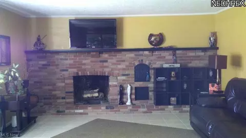 938 E 3rd St, Dover, OH 44622 photo 6