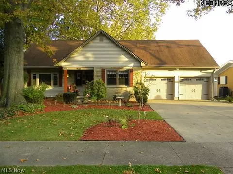 938 E 3rd St, Dover, OH 44622 photo 1
