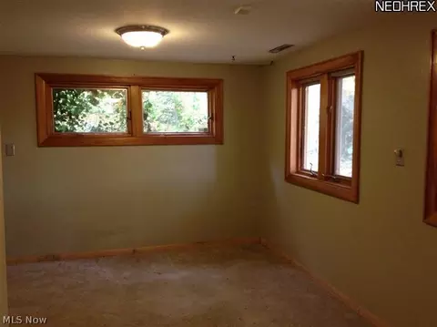 400 Strader Rd, Akron, OH 44305 photo 8