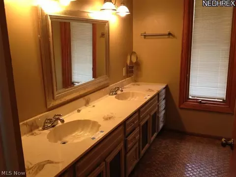 400 Strader Rd, Akron, OH 44305 photo 4