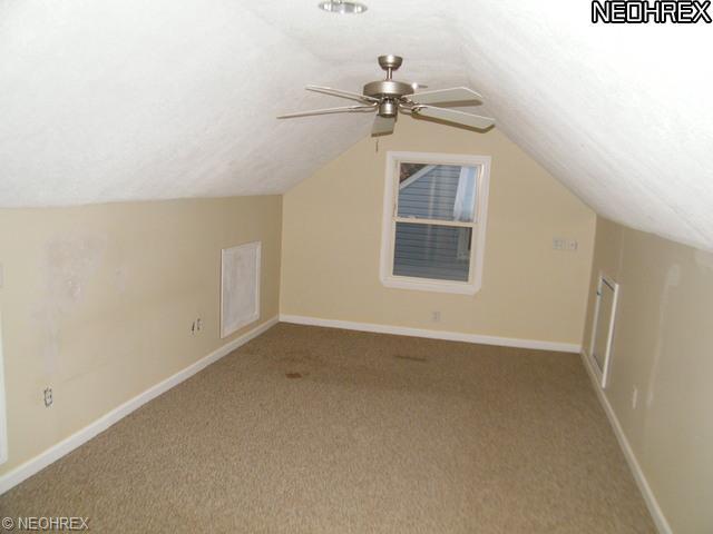 405 Henry St, Elyria, OH 44035 photo 9