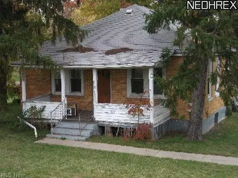 787 Killian Rd, Akron, OH 44319 photo 1