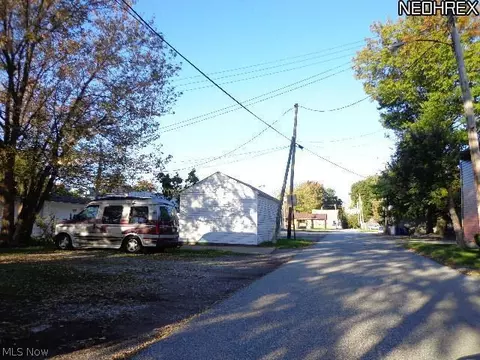 246 8th St, Elyria, OH 44035 photo 22