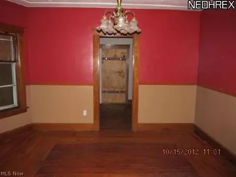 229 Howe St, Elyria, OH 44035 photo 2