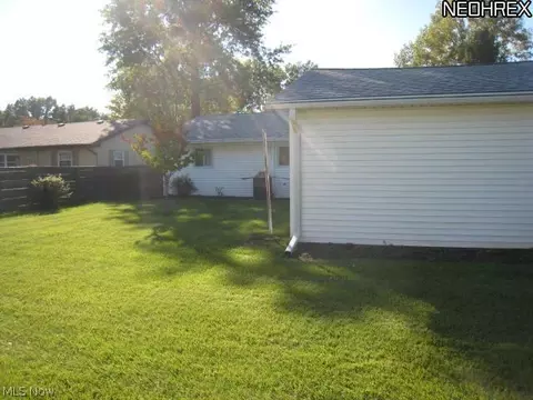 202 Windsor Dr, Elyria, OH 44035 photo 24