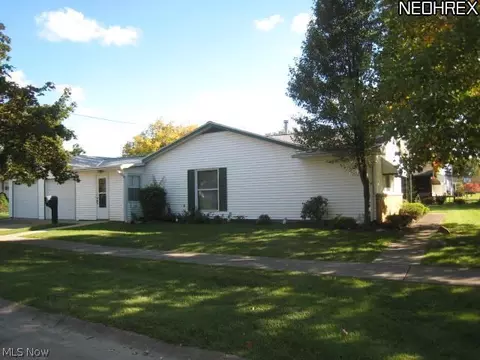 202 Windsor Dr, Elyria, OH 44035 photo 5