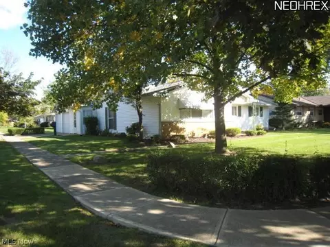 202 Windsor Dr, Elyria, OH 44035 photo 2
