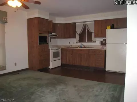 202 Windsor Dr, Elyria, OH 44035 photo 10