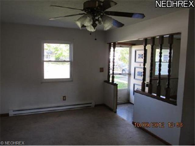 141 Chesapeake Ct, Elyria, OH 44035 photo 2