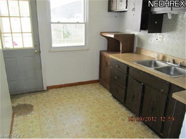 141 Chesapeake Ct, Elyria, OH 44035 photo 1