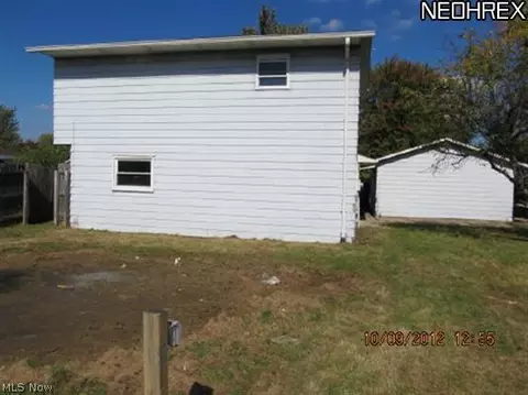 141 Chesapeake Ct, Elyria, OH 44035 photo 2