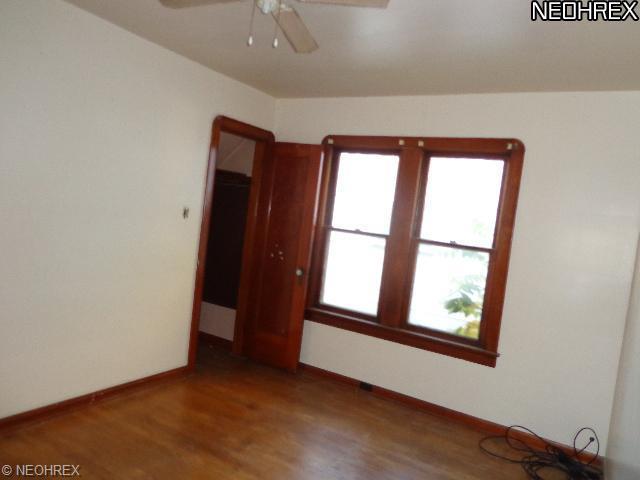 215 15th St, Elyria, OH 44035 photo 5