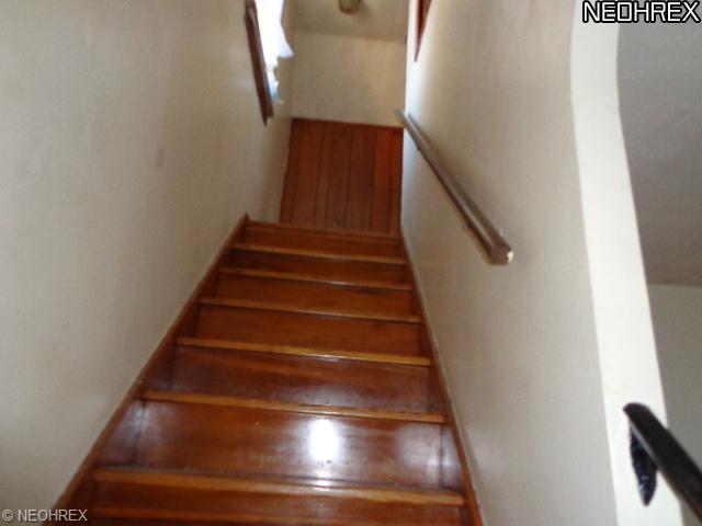 215 15th St, Elyria, OH 44035 photo 2