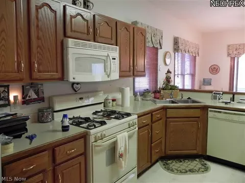 133 Gleneagle Dr, Elyria, OH 44035 photo 5