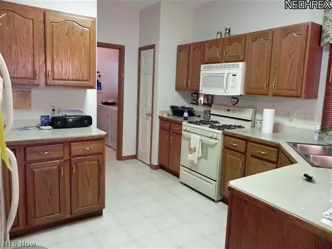 133 Gleneagle Dr, Elyria, OH 44035 photo 7