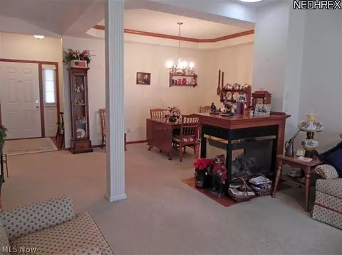 133 Gleneagle Dr, Elyria, OH 44035 photo 3