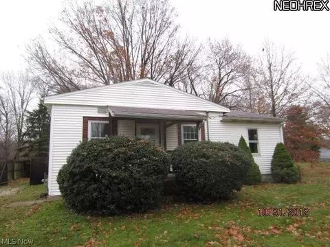 601 Griffith Rd, Akron, OH 44312 photo 1