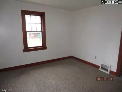 601 Griffith Rd, Akron, OH 44312 photo 2