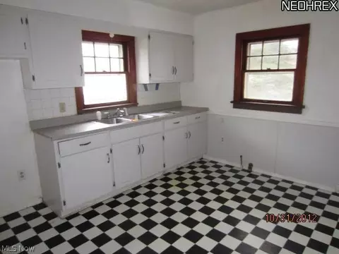 601 Griffith Rd, Akron, OH 44312 photo 8
