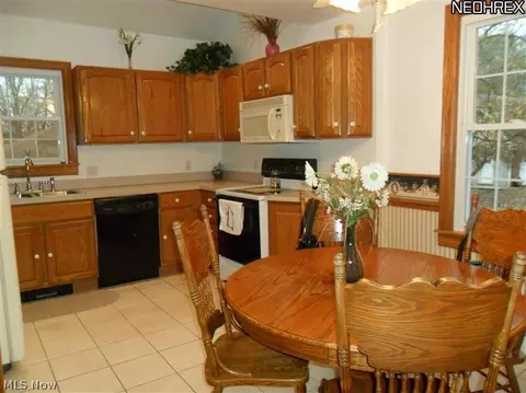 346 Poland Ave, Struthers, OH 44471 photo 8