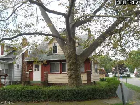 352 E 323rd St, Willowick, OH 44095 photo 1