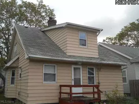 352 E 323rd St, Willowick, OH 44095 photo 2