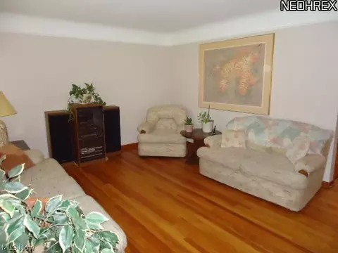 30305 Forestgrove Rd, Willowick, OH 44095 photo 2