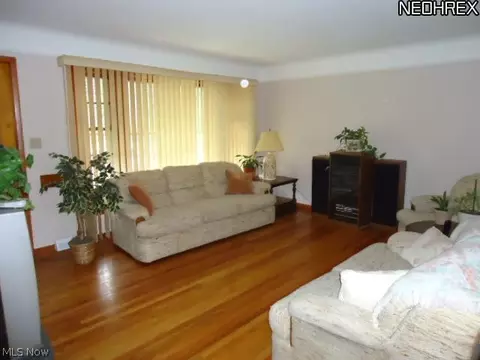 30305 Forestgrove Rd, Willowick, OH 44095 photo 3