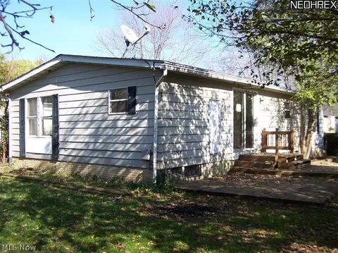 57 Bass Ct, Lagrange, OH 44050 photo 2