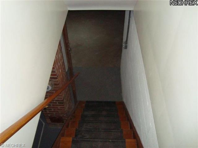 369 Stephens Rd, Akron, OH 44312 photo 5