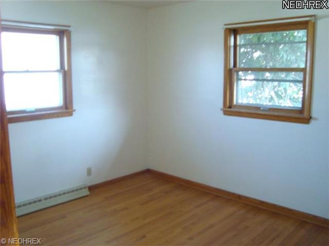 369 Stephens Rd, Akron, OH 44312 photo 1