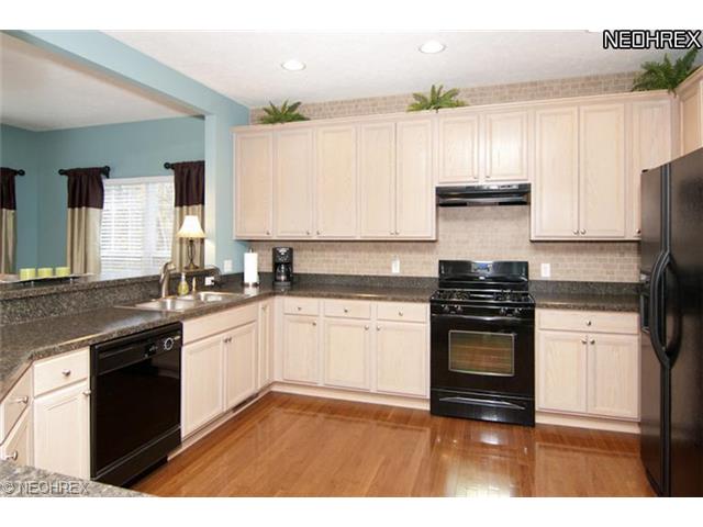 1702 Pine Dr, Avon, OH 44011 photo 4