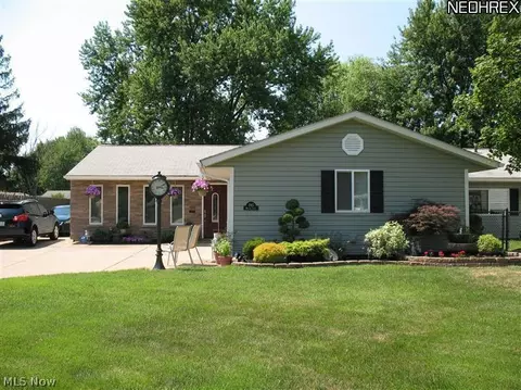 285 Willow Ln, Berea, OH 44017 photo 1