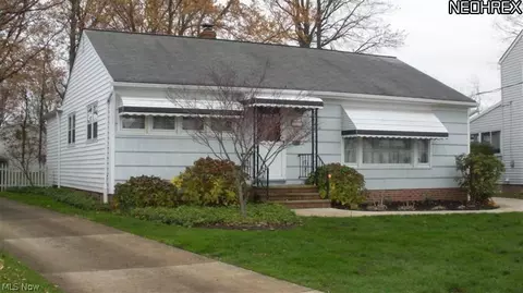 30900 Crescent Dr, Willowick, OH 44095 photo 25